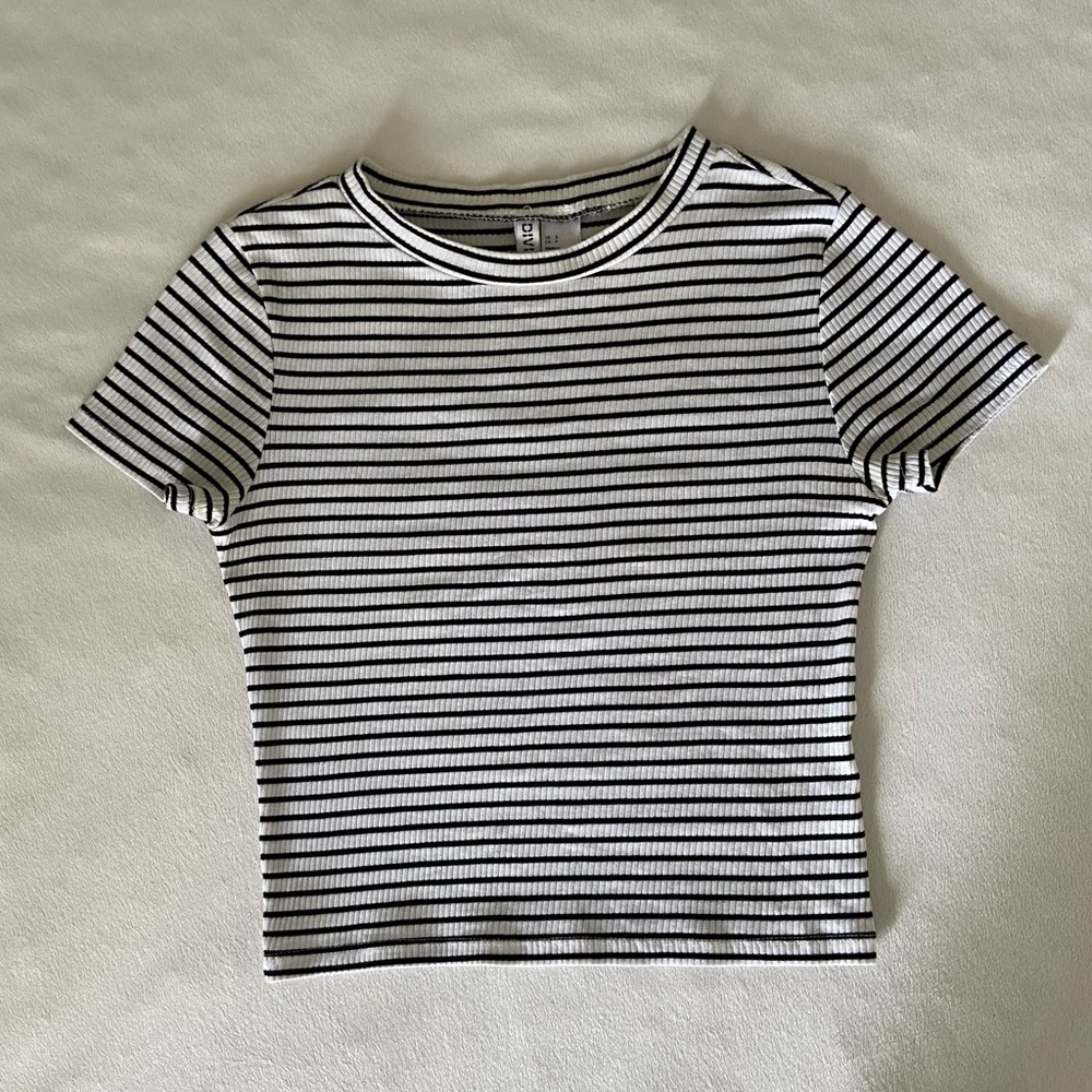 White and black, line textured, striped, t-shirt